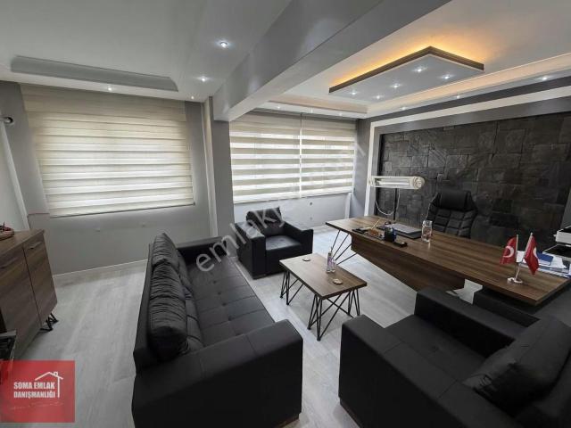 Soma Emlak* Modern Yapılı Çarşı Merkezde 1+1 Ofis
