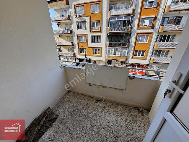 Soma Emlak* Atatürk Caddesinde Cadde Cepheli 3+1 Daire !