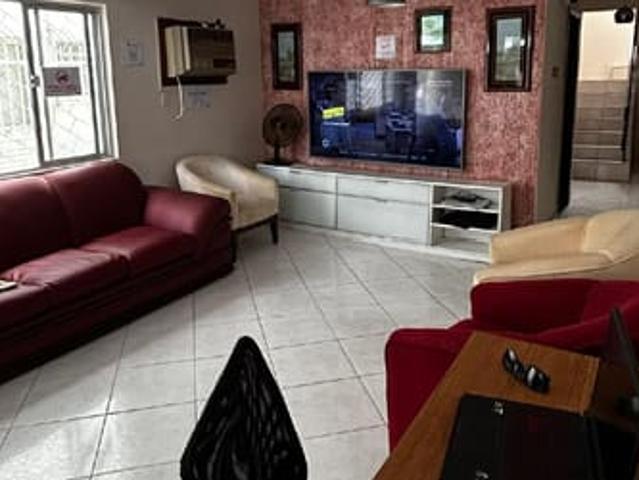 SOMENTE PARA HOMENS Aluguel por Mês em Balneário Camboriú
