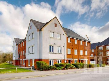 Somerley Drive, Crawley RH10, 2 bed flat to rent, £1,450 pcm | PrimeLocation