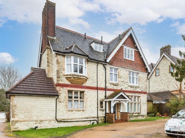 Somers Road, The Gables RH2, 1 bed flat to rent, £1,275 pcm | PrimeLocation