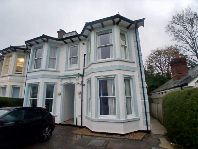 Somers Road, Reigate RH2, 1 bed flat to rent, £1,350 pcm | PrimeLocation