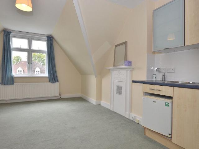 Somers Road, Reigate, Surrey RH2, 1 bed flat to rent, £1,556 pcm | PrimeLocation
