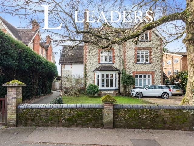Somers Road RH2, 1 bed flat to rent, £1,350 pcm | PrimeLocation
