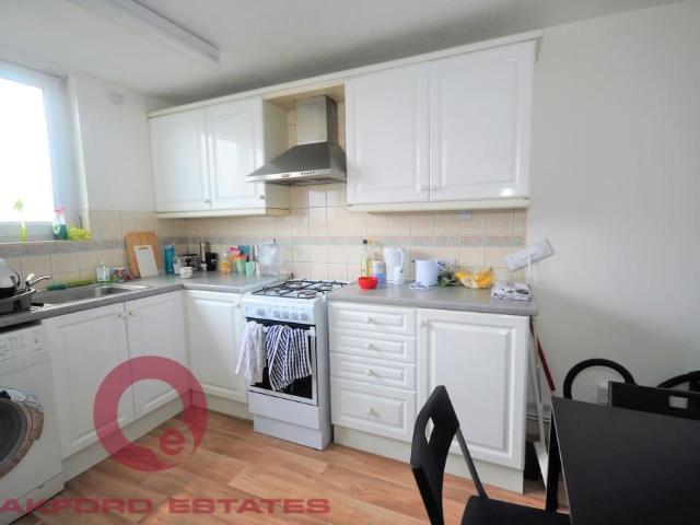 Somers Town Community Centre, 150 Ossulston Street, London, NW1 1EE, United Kingdom | 4 bed apartment for rent #116882420 | Rentberry