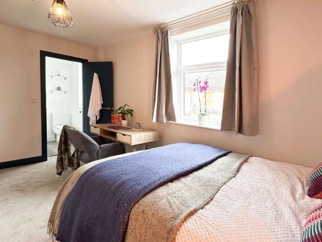 Somerset, UK TA1, 6 bed shared accommodation to rent, £895 pcm | PrimeLocation