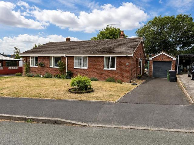 Somerset Way, Wem. 2 bed bungalow to rent £895 pcm £207 pw