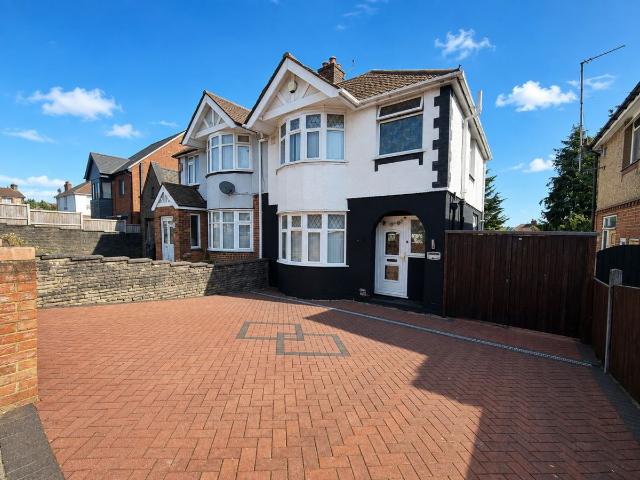 Somerset Avenue, Luton, Bedfordshire LU2, 3 bed semi detached house to rent, £1,650 pcm | PrimeLocation