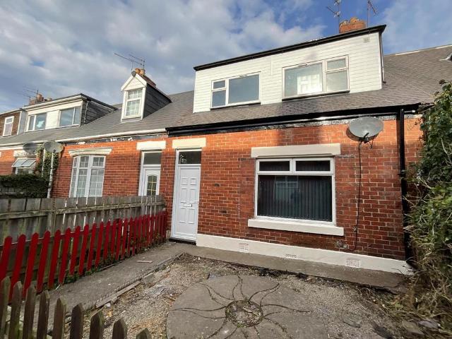 Somerset Cottages, Silksworth. 2 bed terraced house to rent £750 pcm £173 pw