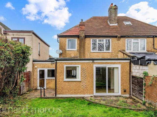 Somerset Close, NEW MALDEN 3 bed house to rent £2,750 pcm £635 pw