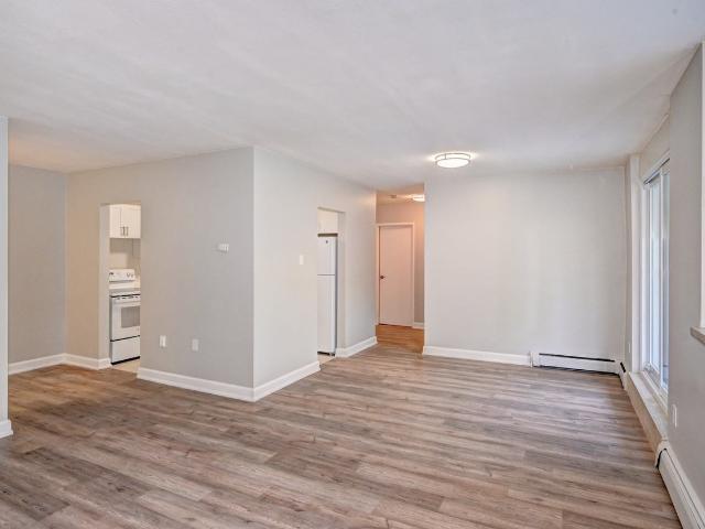 Somerset Place Apartments 3 Bedroom Apartment for Rent at 202 Hespeler Rd, Cambridge, ON N1R 3H4 Galt City Centre