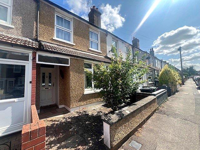 Somerset Road, Dartford DA1 2 bed terraced house to rent £1,750 pcm £404 pw