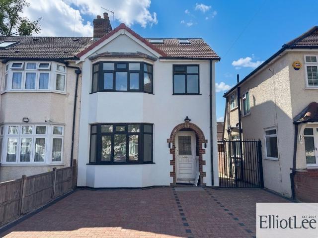 Somerset Road, Southall UB1, 2 bed maisonette to rent, £2,500 pcm | PrimeLocation