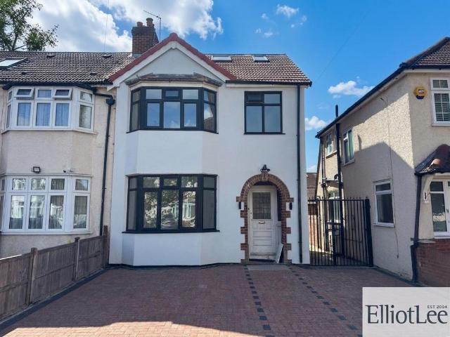 Somerset Road, Southall UB1 2 bed maisonette to rent £2,500 pcm £577 pw