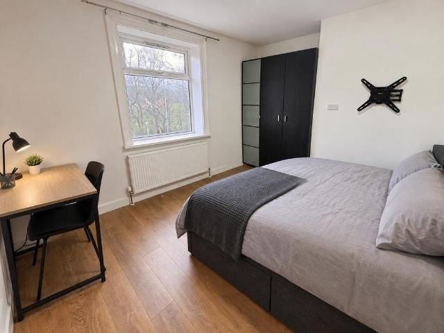 Somerset Road, West Yorkshire HD5 1 bed terraced house to rent £550 pcm £127 pw