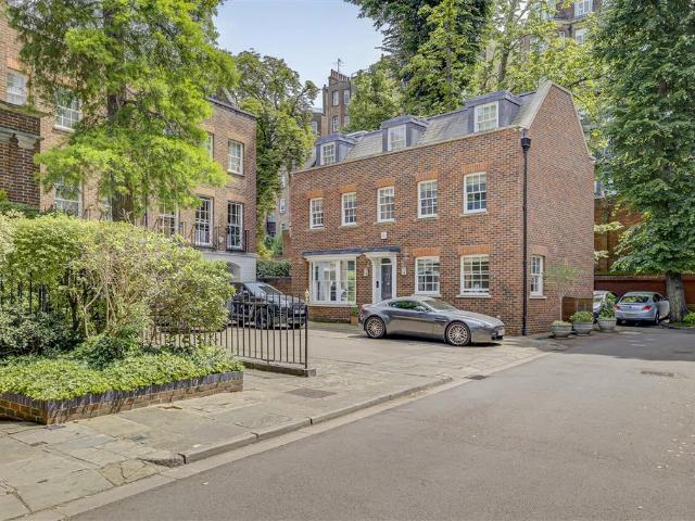 Somerset Square, W14 4 bed end of terrace house to rent £12,500 pcm £2,885 pw