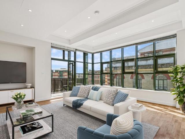 Somerville Avenue, Barnes, London, SW13 3 bed flat to rent £5,000 pcm £1,154 pw