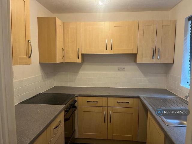 Somerville, Peterborough, PE4 2 bed semi detached house to rent £895 pcm £207 pw