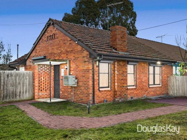 Something Special Awaits Double Brick Cottage Home