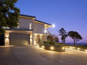 Coastline Majesty Meets Hinterland Calm. A Residence Sculpted by Nature, Elevated Luxury