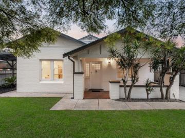 Something Unique, Colourful & Commodious Awaits In Edwardstown!