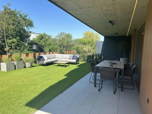 Sommer am eigenen Pool genießen: Exklusives GARTEN Domizil mit PRIVATPOOL und Küchen Gutschein