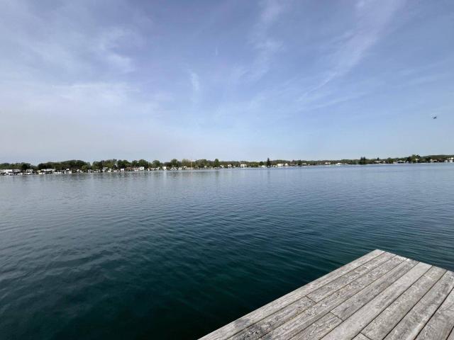 Sommer am See Wohnen am Wasser Ferienhaus mit Garten