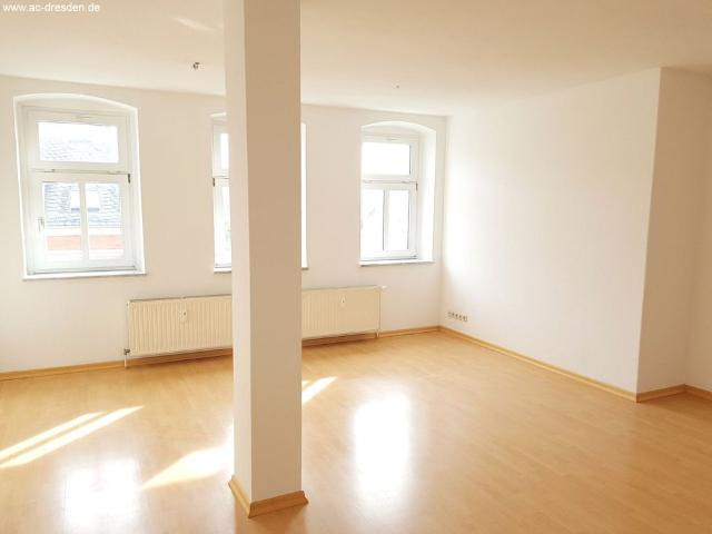 SOMMERAKTION 3 Monate mietfrei * Lichtdurchflutete und großzügige 2 Zimmer Dachgeschosswohnung im begehrten Stadtteil Schlosschemnitz