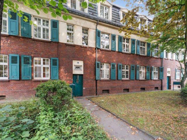 SOMMERAKTION* Gemültiche Dachgeschosswohnung mit Balkon in ruhiger Lage