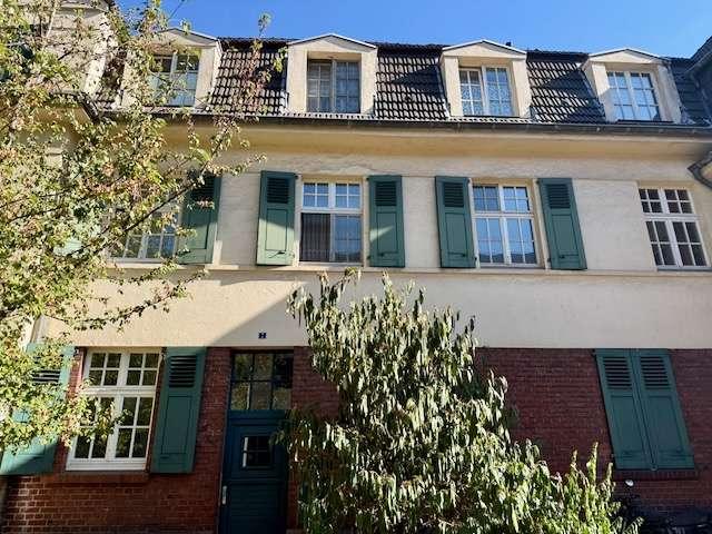 SOMMERAKTION* LEER WERDENDE 2 ZIMMER ERDGESCHOSSWOHNUNG MIT BALKON