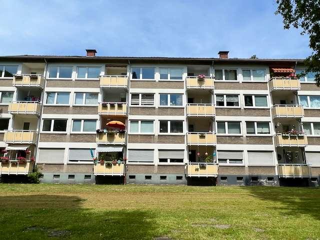 SOMMERAKTION* LEERE DREI ZIMMER WOHNUNG MIT SÜD BALKON!