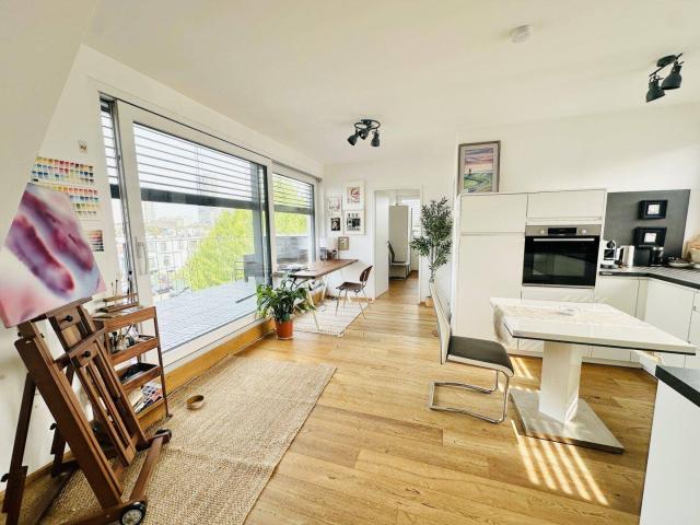 SOMMERAKTIONSPREIS! Tolle 2 Zimmerwohnung + Dachterrasse nahe der Alten Donau! Inkl. Einbauküche & Klimaanlage! U1 Alte Donau & Kagran!