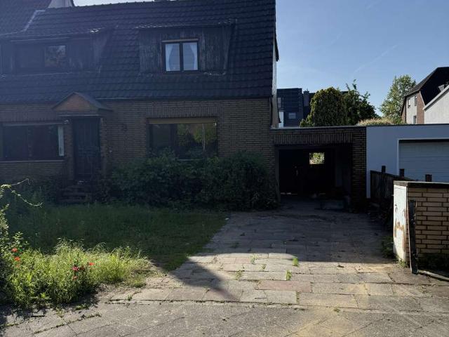 Sommerangebot! Jetzt 500.000,00 EURO statt 550.000,00 EURO Reduziert! Doppelhaushälfte mit Potenzial