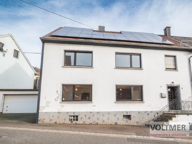 Sommerschnäppchen gepflegtes Einfamilienhaus mit Garage, Garten und PV Anlage in Furschweiler!