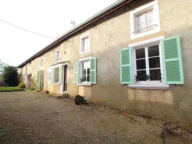Sommevoire 52220 Achat / Vente maison 4 pièces t4 au dernier étage cave