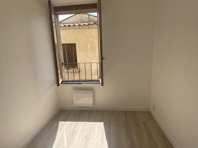 SOMMIERES Centre piéton Appartement T1 + bureau de 30 m²