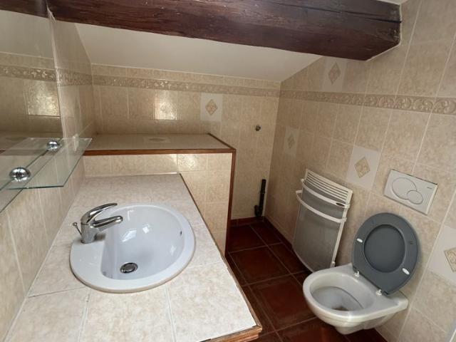 SOMMIERES CENTRE PIETON Studio au 3ème étage de 26.87m²