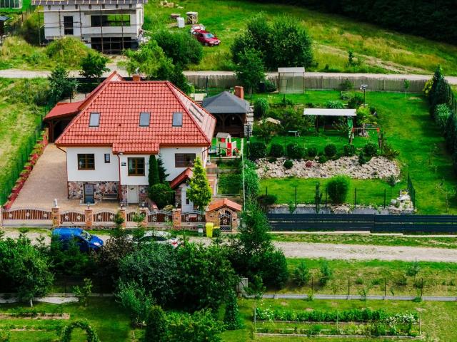 Urokliwy dom z dużym potencjałem inwestycyjnym polecam