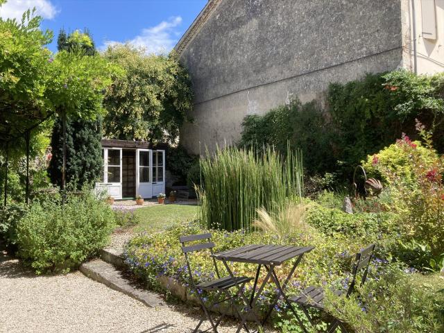 Somptueuse Maison de Ville avec Jardin et Dépendances 554m² Mézin