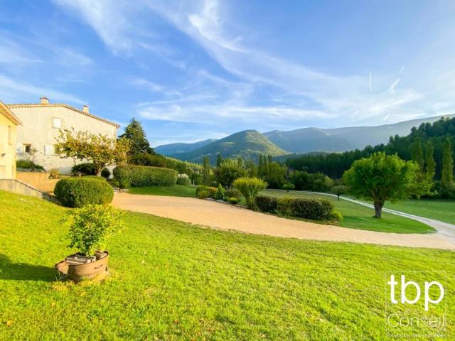 PROPRIÉTÉ AU PIED DU MONT VENTOUX