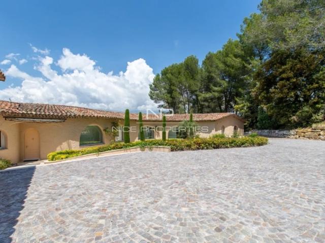 Somptueuse propriété de 540 m² avec piscine et garage, sur un parc arboré de plus d'un hectare, Mouans Sartoux