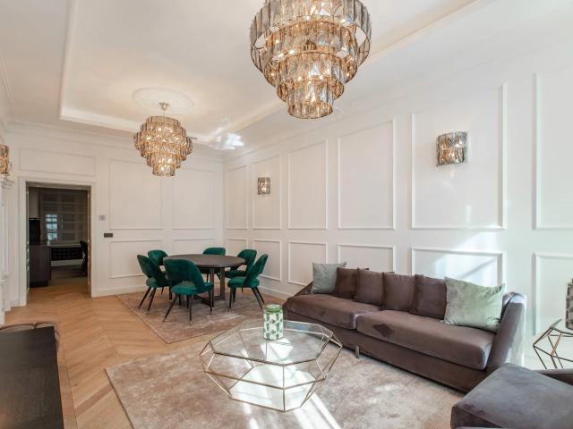 Somptueux appartement de 131 m² avec vue dégagée, au pied du. 131m² Nice