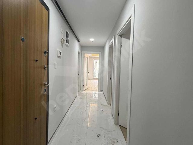 SON DAİREMİZ EŞREF BİTLİS BULVARI ÜZERİNDE ANA CADDEDE