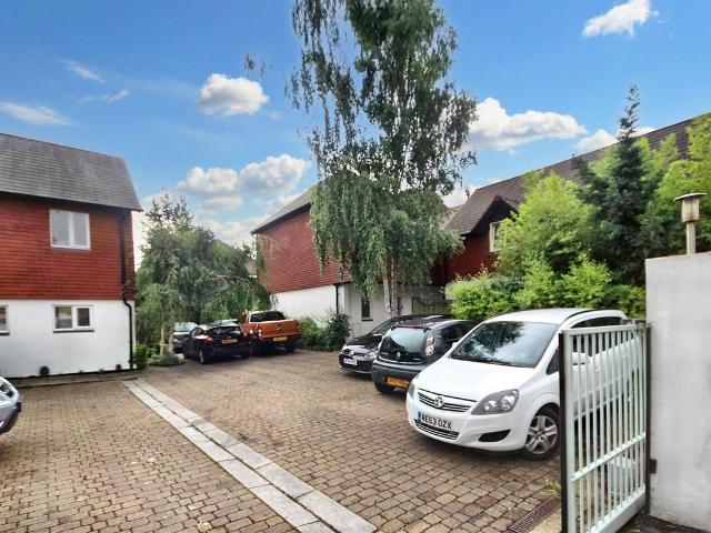 Sonic Court, Guildford GU1, 3 bed property to rent, £2,500 pcm | PrimeLocation