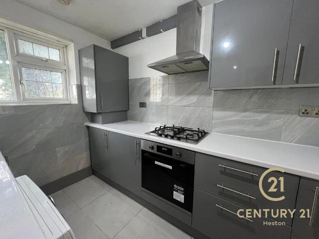 Sonia Gardens, HOUNSLOW TW5 2 bed maisonette to rent £1,800 pcm £415 pw