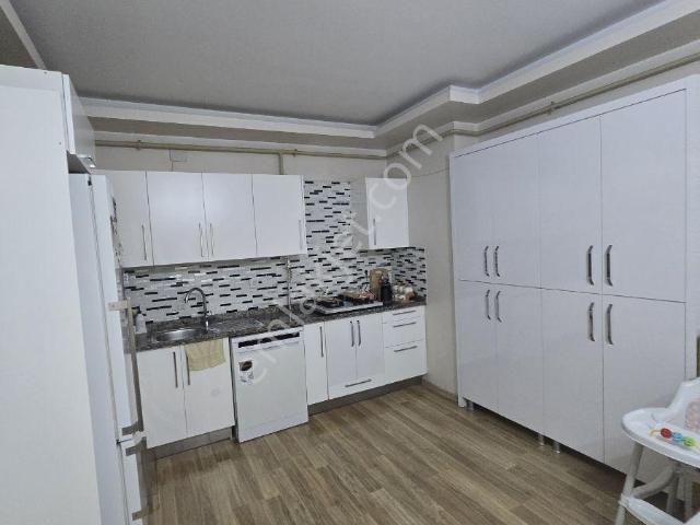 Sönmez Gayrimenkul'den Çarşı Merkezinden 3+1 Kiralık Daire