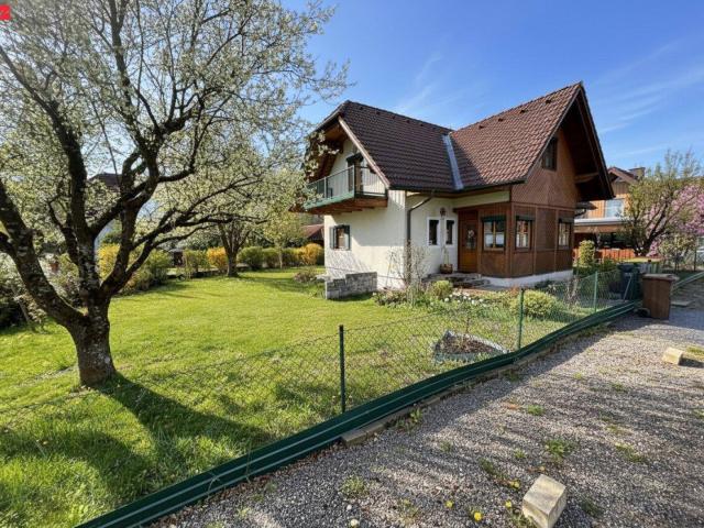 Sonne pur: Landhaus mit großzügiger Terrasse
