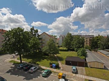 Sonnenbalkon… Laminat… Tageslichtbad – ID 260
