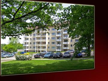Sonnenbalkon… Laminat… Tageslichtbad – ID 297