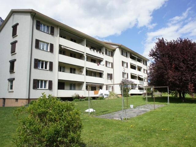 Sonnendurchflutet wohnen mit Balkon im Grünen!